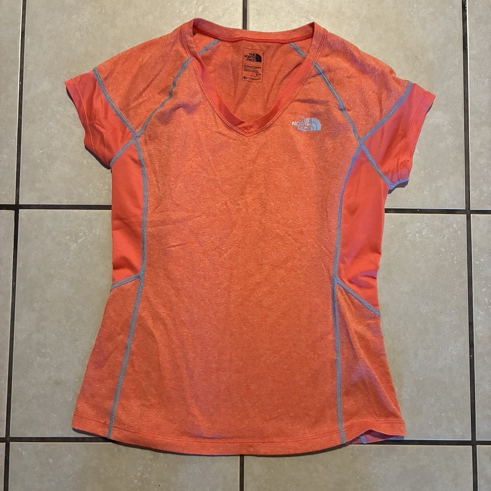 The North Face Women's Small Orange FlashDry Short Sleeve T-Shirt